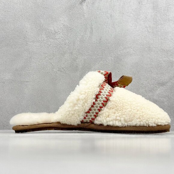 UGG White Bow Plush Slippers - Picture 3 of 9